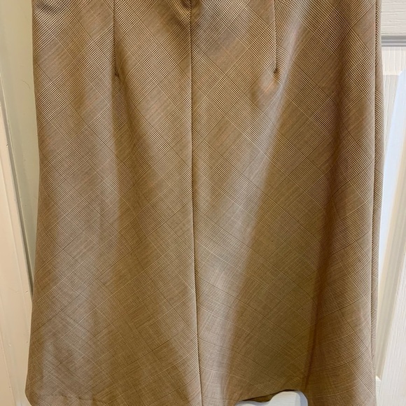 Banana Republic Flared Skirt - Picture 5 of 8